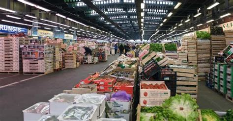 what are wholesale companies